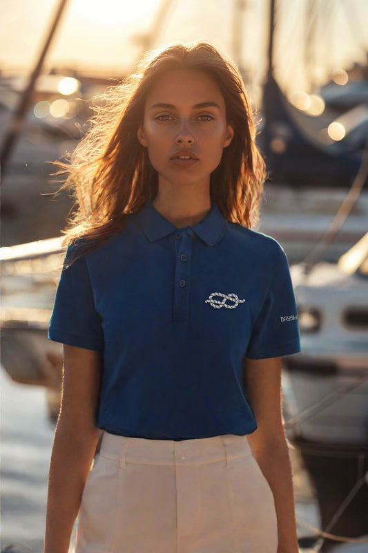 Brush Marine · Figure 8 Knot · Polo azul para mujer · Edición Náutica
