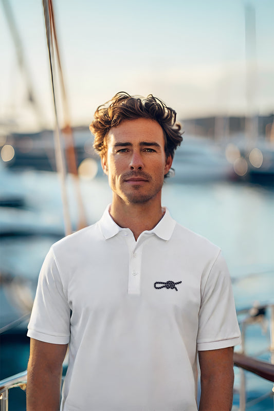 Brush Marine · The overhand loop · Polo blanco para hombre · Edición Náutica